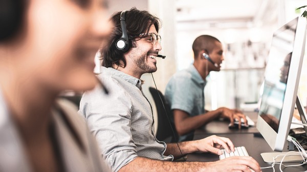 Todos os fornecedores que utilizam fax passarão a utilizar a comunicação por e-mail.